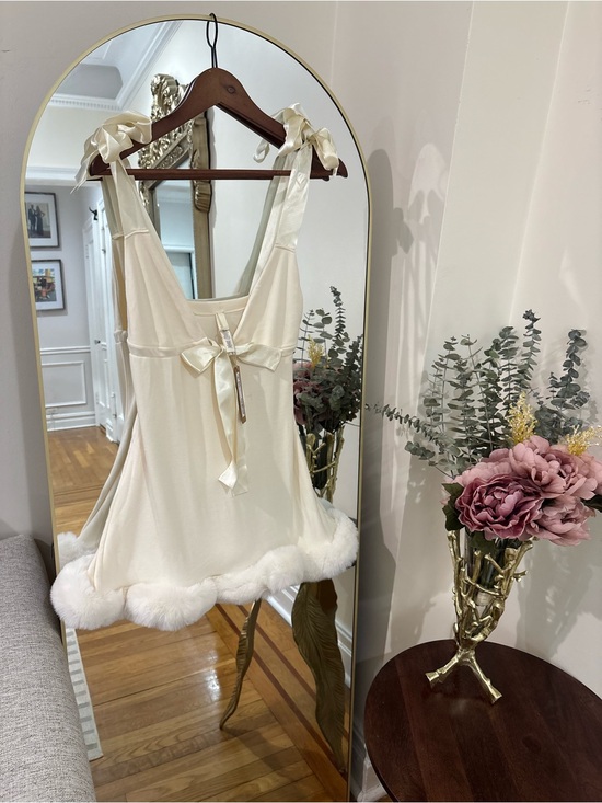 SKIMS Dresses & Skirts - SKIMS CLOUD Silk-Trim Ivory Sleep Chemise with Fur Hem in ecru Medium